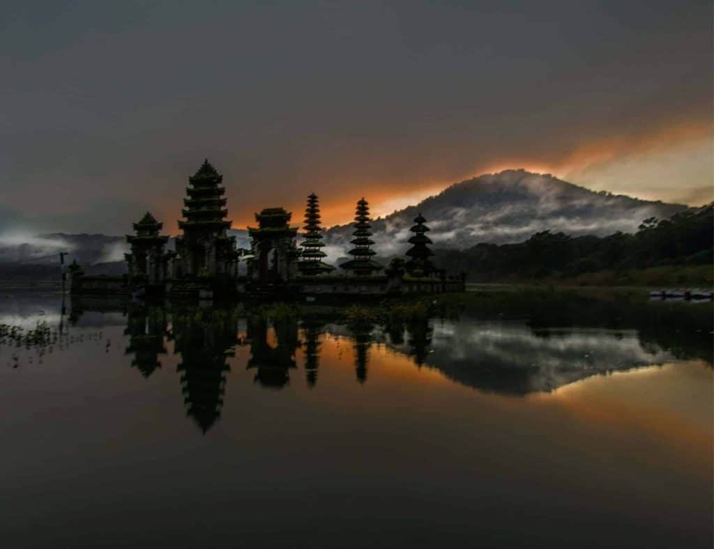 Tamblingan-Lake-Temple-Bali