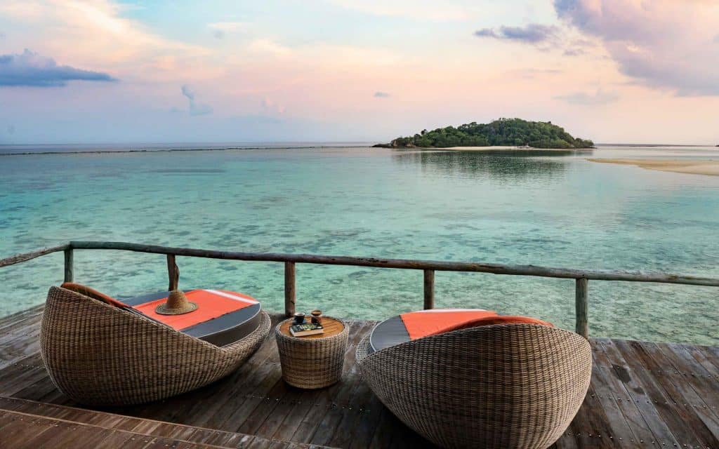 Bawah Reserve Indonesia -overwaterbungalowdeck